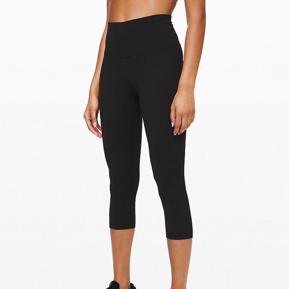 Lululemon Align Crop 21" size 4 - Black